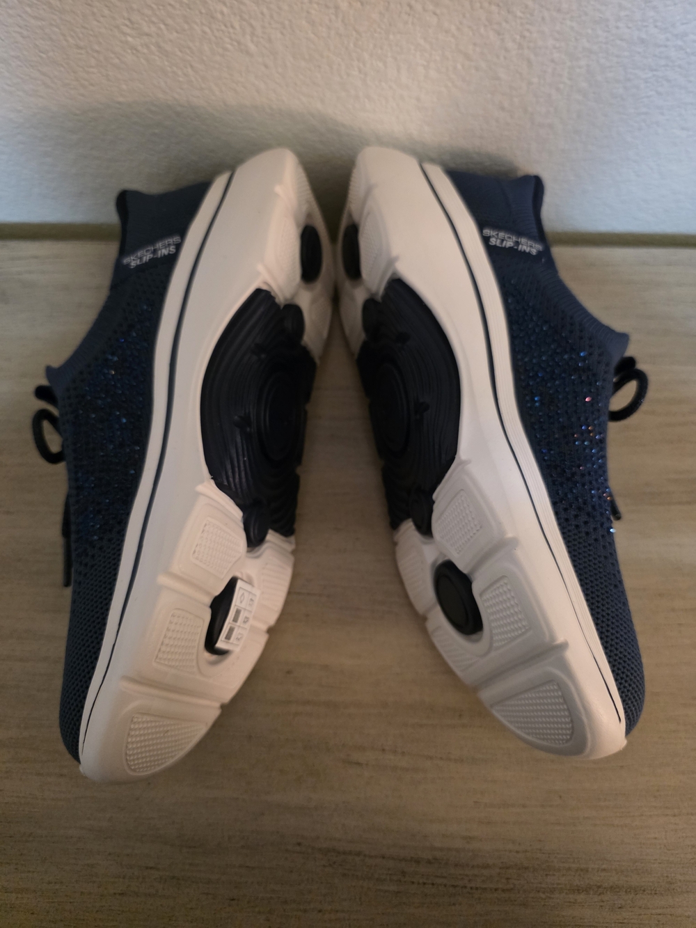 Skechers Navy Slip-On Memory Foam Walking Shoes 6 NEW - Picture 9 of 9